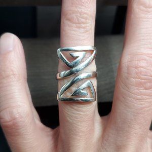 Size 5.5 Sterling Silver Unique Double Unique Swirls Ring